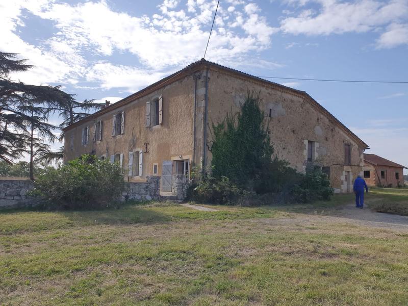 Maison - 300 m² - 10 pièces