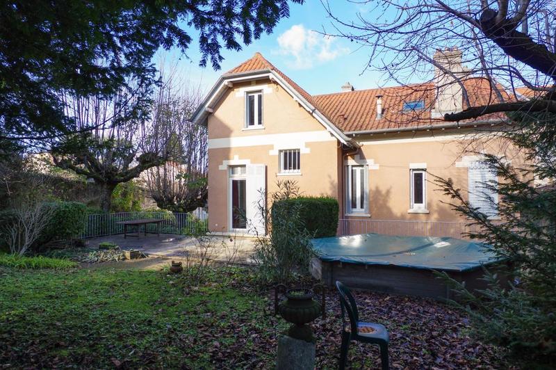 Maison - 175 m² - 8 pièces