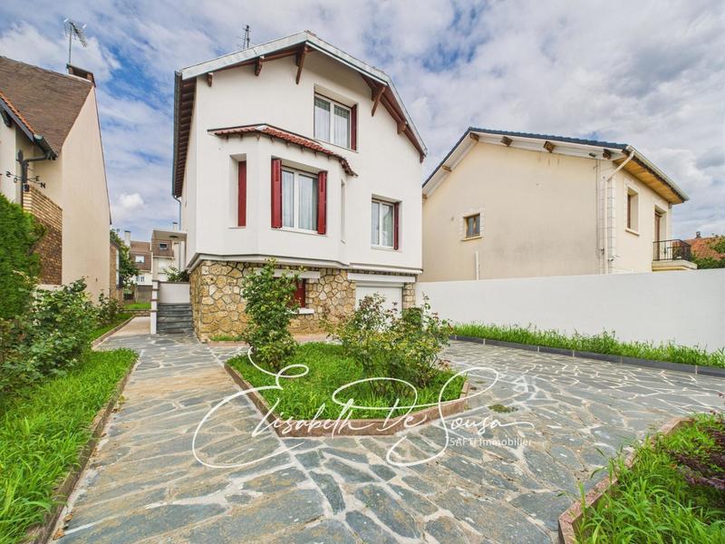 Maison - 152 m² - 8 pièces