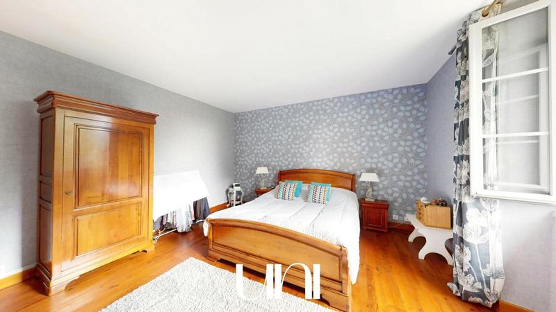 Maison - 352 m² - 8 pièces