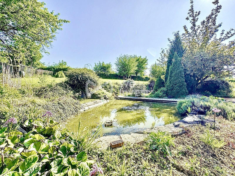 Maison - 230 m² - 16 pièces