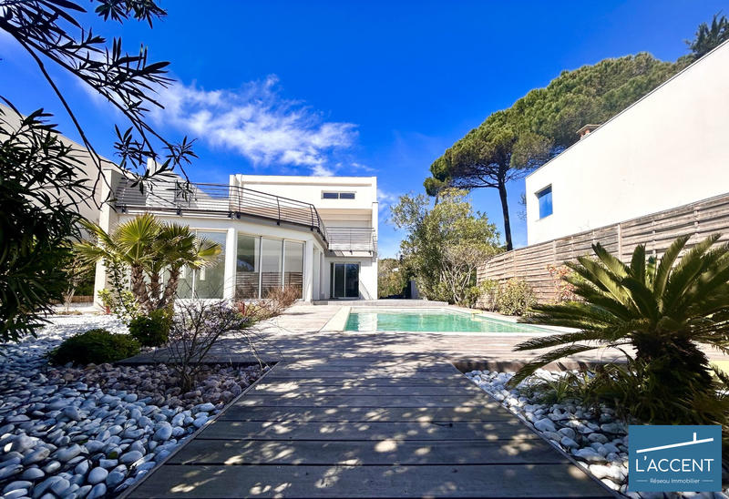 Maison - 191 m² - 6 pièces