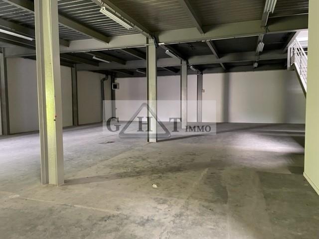 Entrepôt - 607 m²