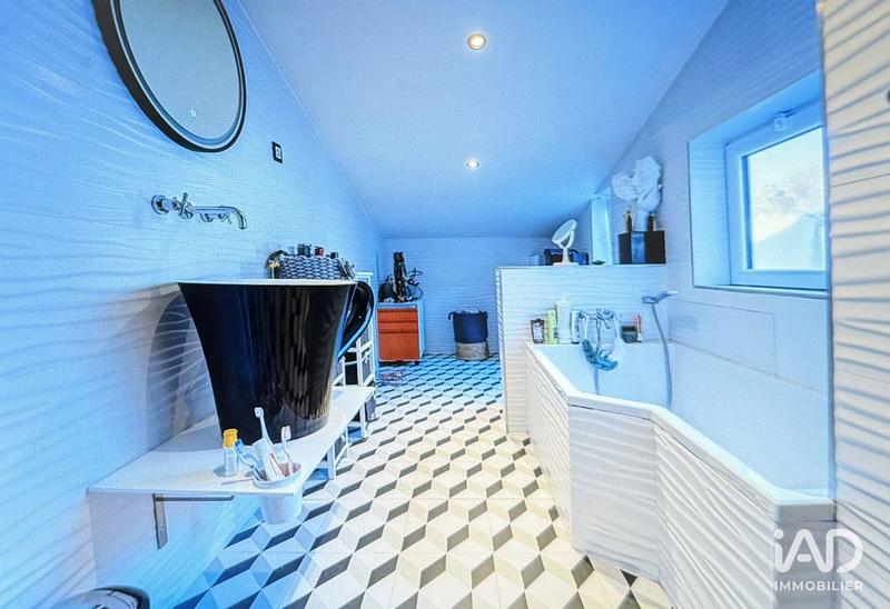 Maison - 200 m² - 4 pièces