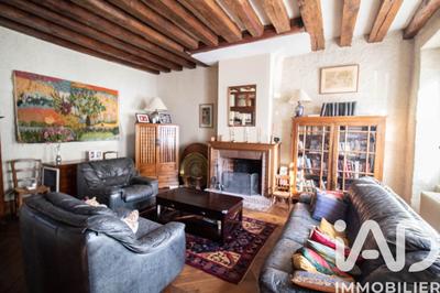 Maison - 285 m² - 9 pièces