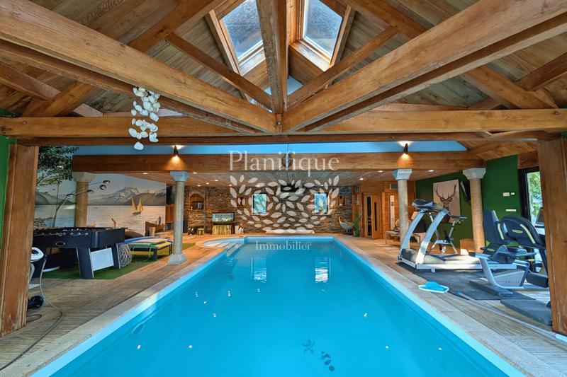 Villa - 469 m² - 10 pièces