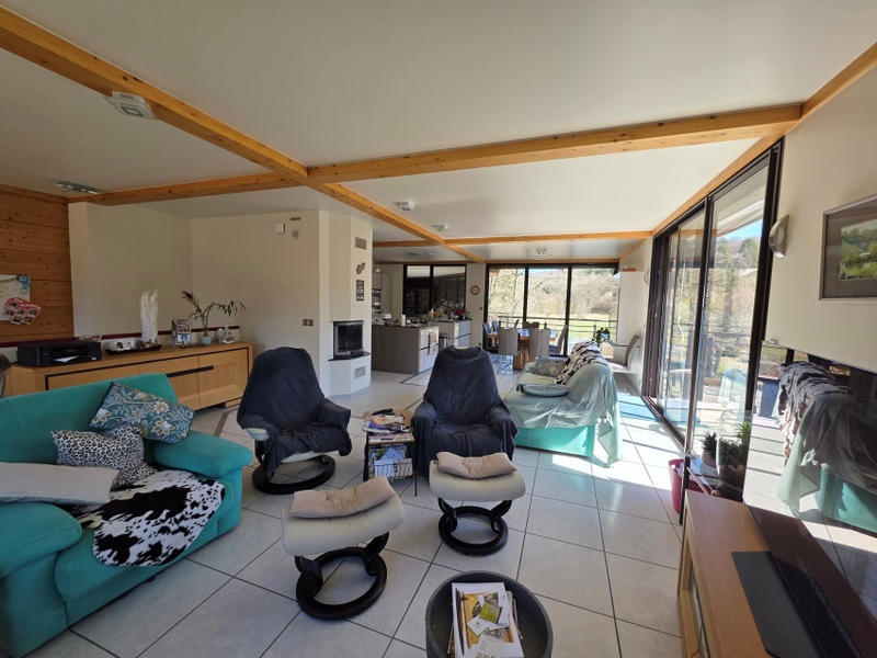 Propriété - 178 m² - 6 pièces