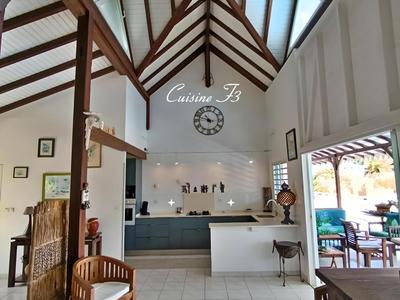 Maison - 445 m² - 11 pièces