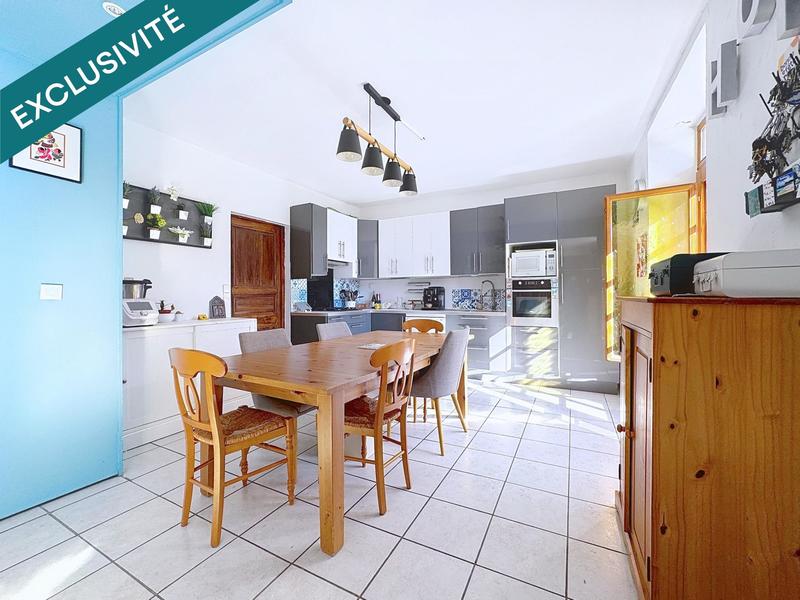 Maison - 138 m² - 8 pièces