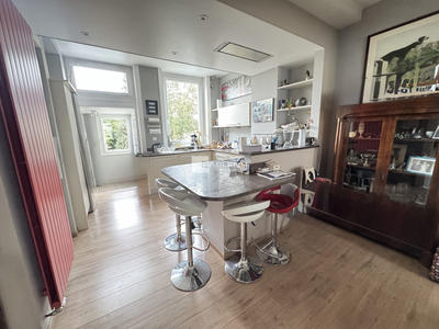 Maison - 229 m² - 6 pièces