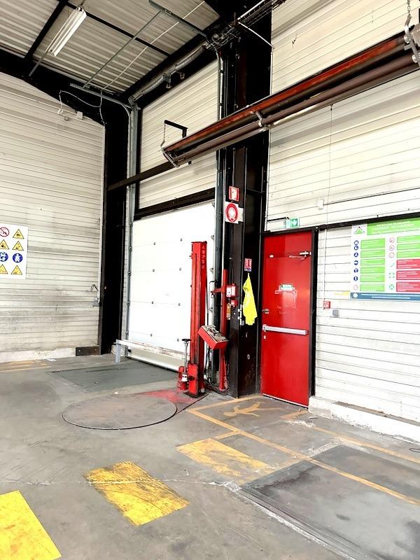 Entrepôt - 3 985 m² - 10 pièces