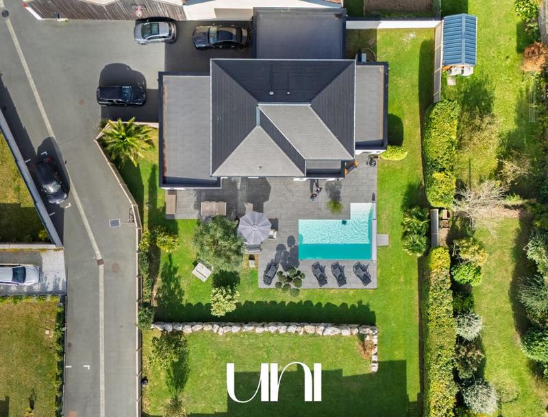 Maison - 185 m² - 6 pièces