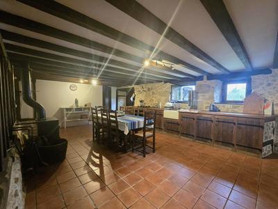 Maison - 287 m² - 12 pièces