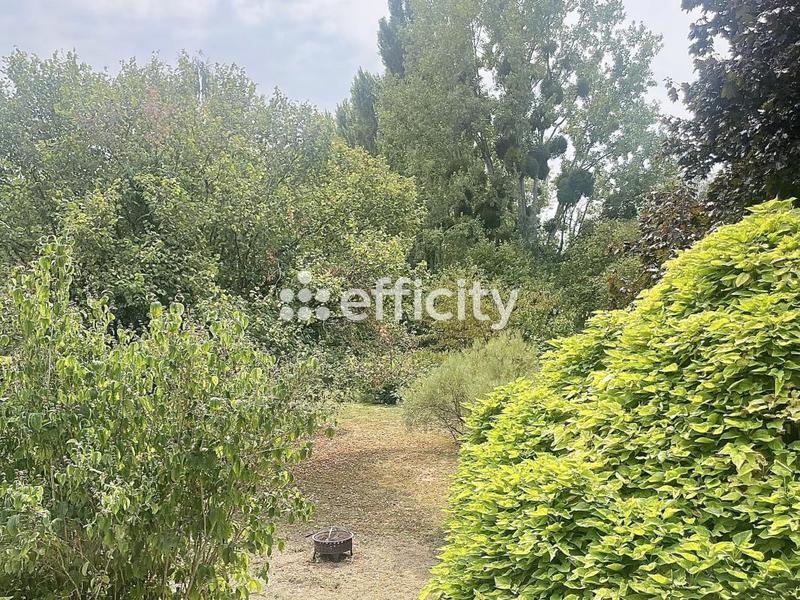 Maison - 230 m² - 9 pièces