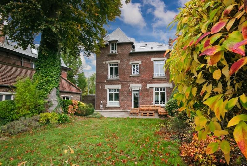 Maison - 230 m² - 6 pièces