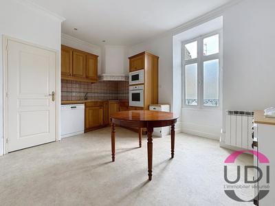 Appartement - 93 m² - 3 pièces