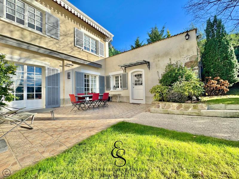 Villa - 230 m² - 11 pièces