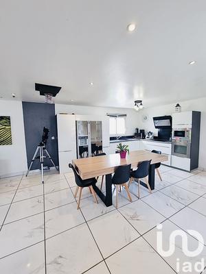 Maison - 168 m² - 10 pièces