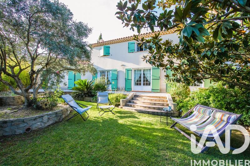 Maison - 195 m² - 7 pièces