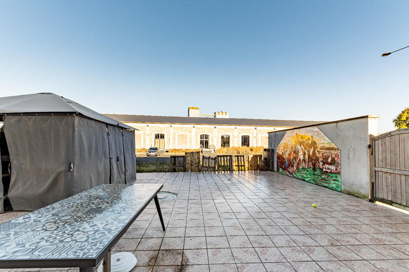 Local commercial - 158 m² - 5 pièces