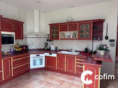 Maison - 287 m² - 10 pièces