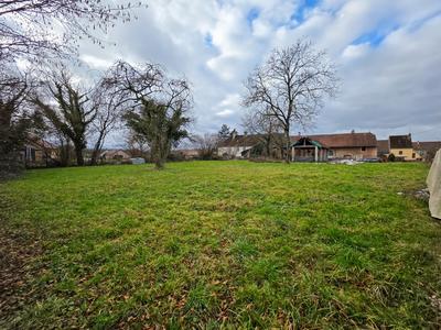Terrain constructible - 1 200 m²