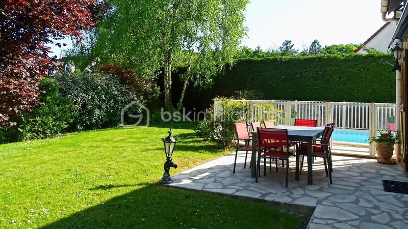 Maison traditionnelle - 171 m² - 5 pièces