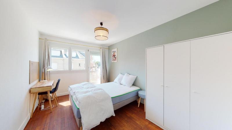 Appartement - 93 m² - 5 pièces