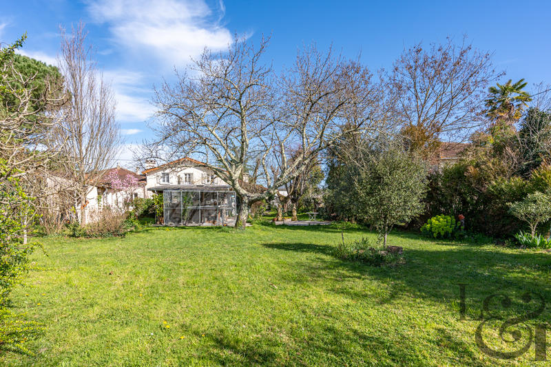 Maison - 206 m² - 7 pièces