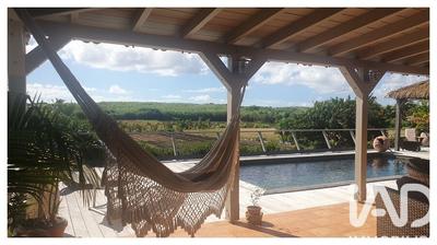 Maison - 217 m² - 6 pièces