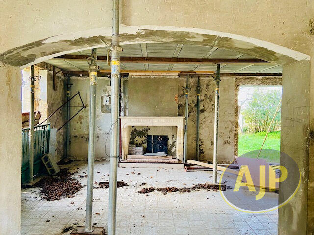 Maison - 350 m² - 7 pièces