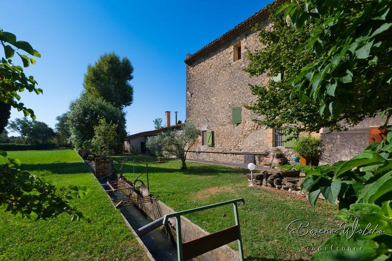 Mas - 400 m² - 14 pièces