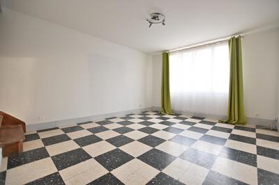 Maison - 99 m² - 6 pièces