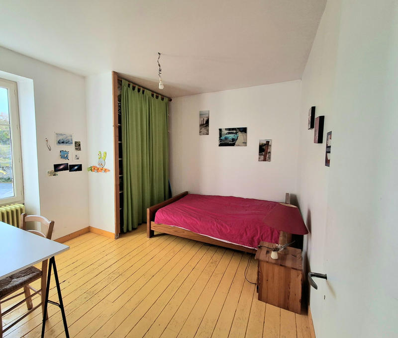 Maison - 280 m² - 9 pièces