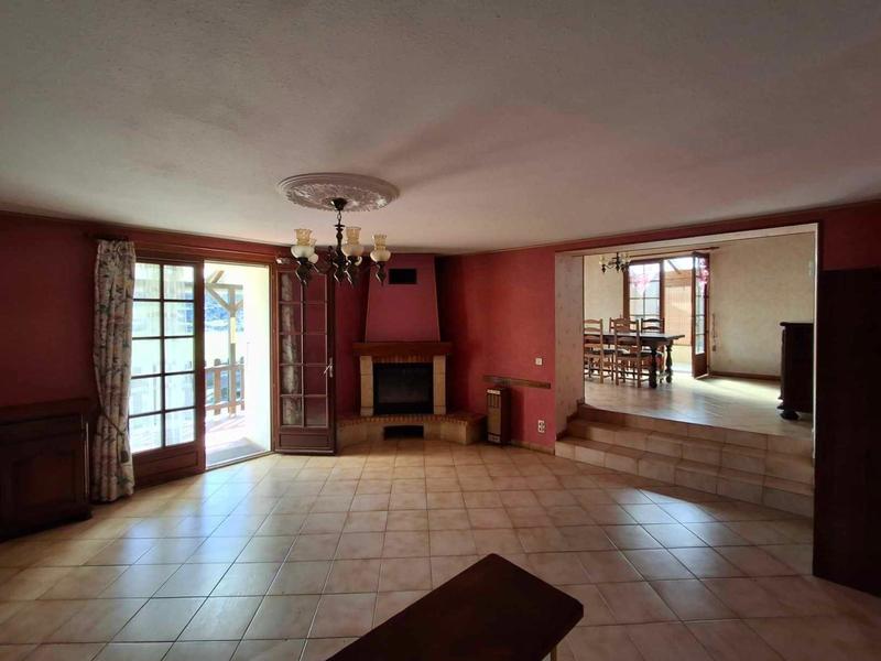 Maison - 220 m² - 13 pièces