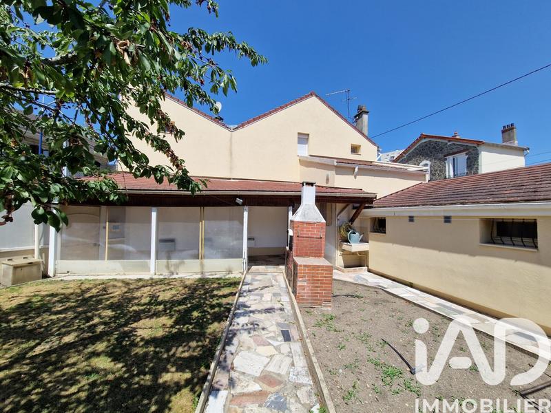 Maison - 96 m² - 4 pièces