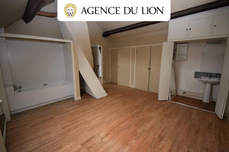 Maison - 214 m² - 8 pièces