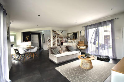 Maison - 145 m² - 5 pièces