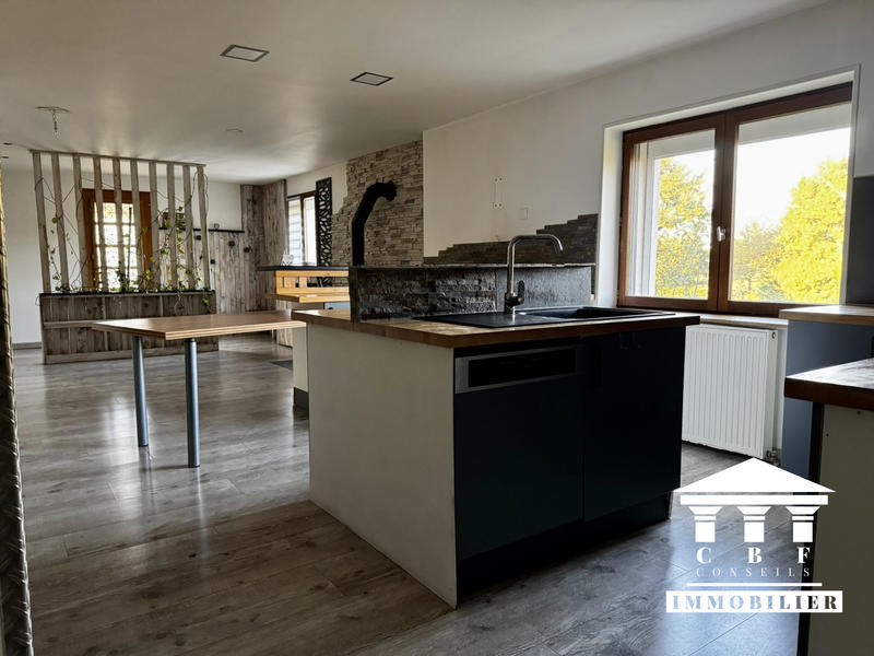 Maison - 159 m² - 7 pièces