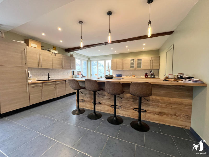 Maison - 300 m² - 6 pièces