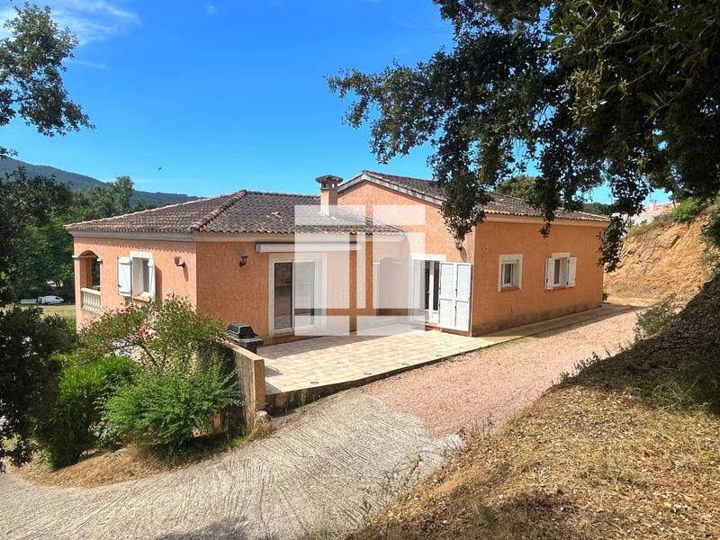 Villa - 207 m² - 8 pièces