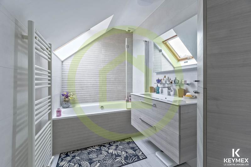 Maison - 136 m² - 6 pièces