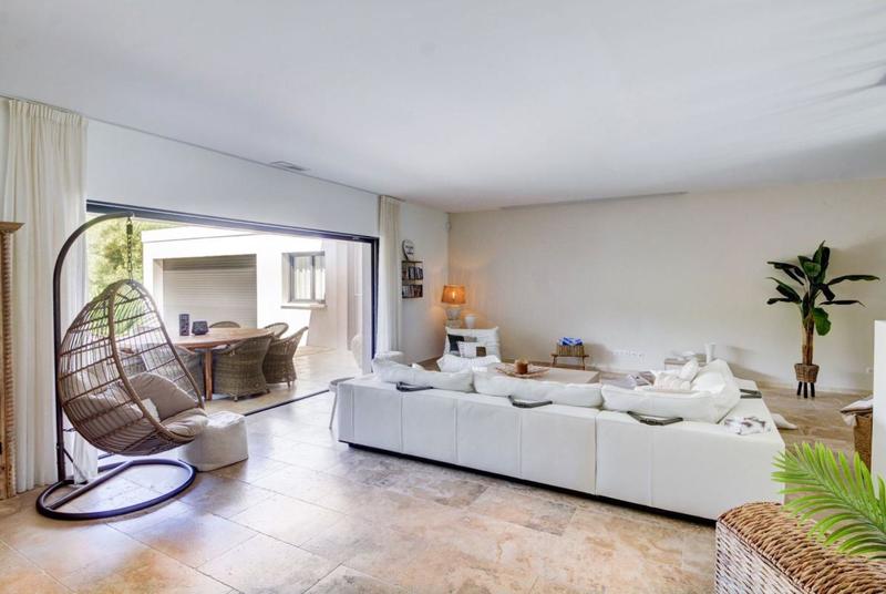 Maison - 203 m² - 8 pièces