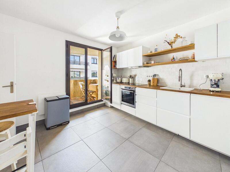 Appartement - 80 m² - 4 pièces