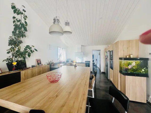 Maison - 98 m² - 5 pièces