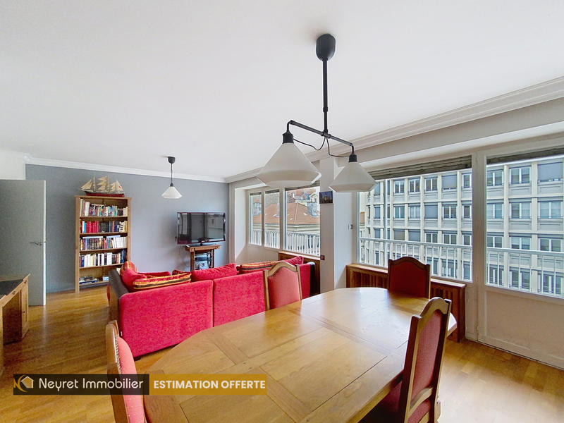 Appartement - 125 m² - 5 pièces