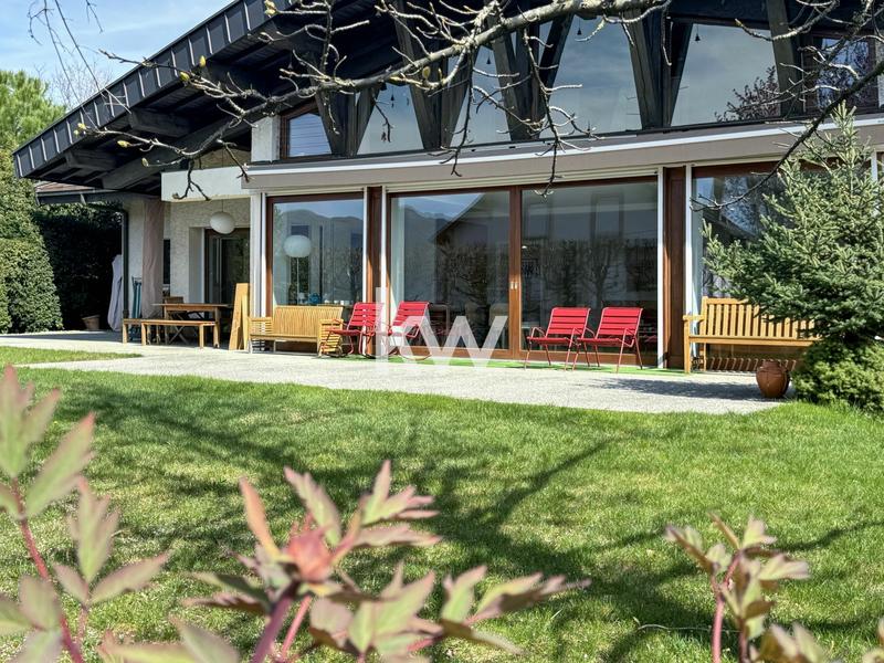 Maison - 321 m² - 11 pièces