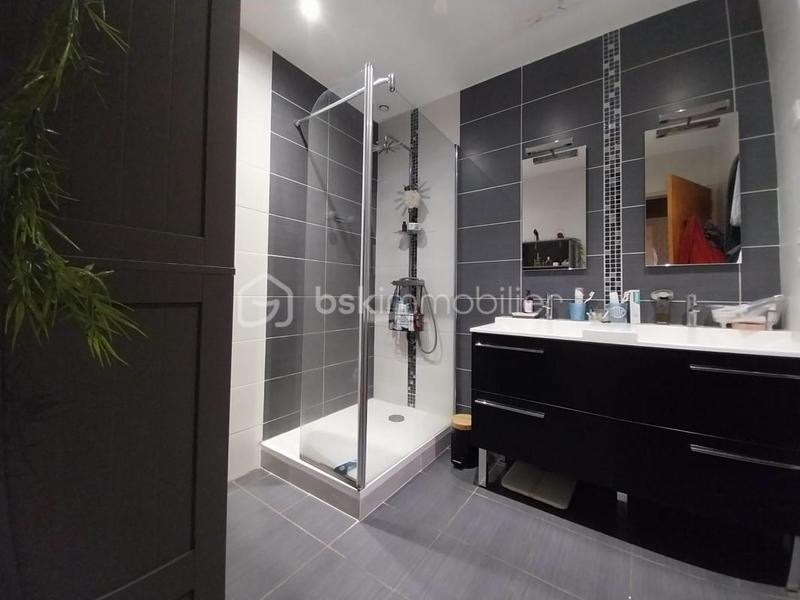 Immeuble - 159 m² - 9 pièces