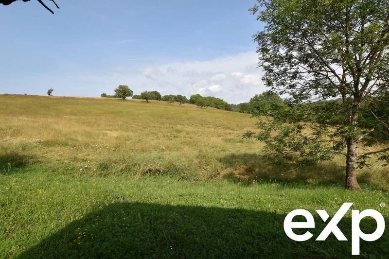 Maison - 326 m² - 3 pièces