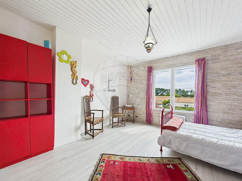 Maison - 271 m² - 10 pièces